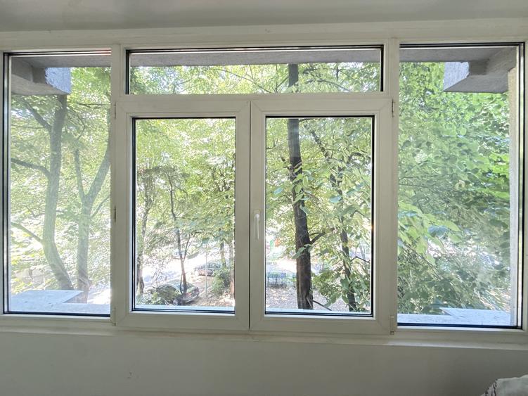Apartament cu 3 camere decomandat în Giurgiului