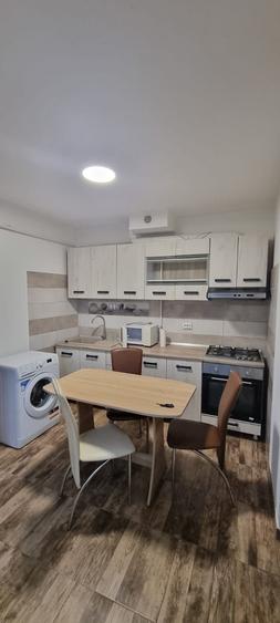 Apartament cu 3 camere decomandat în Albești