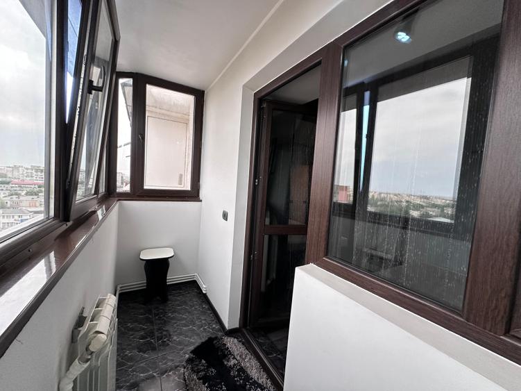 Apartament cu 2 camere decomandat în Micro 18