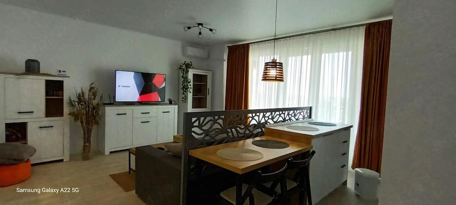 Apartament cu 2 camere decomandat în Parcul Carol