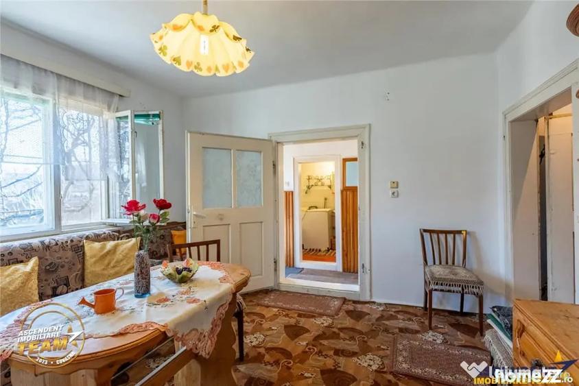 Casă cu 3 camere cu Teren 7608 Mp în Cernat
