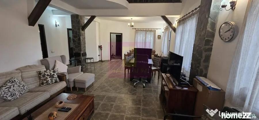 Casă cu 5 camere cu Teren 500 Mp în Central
