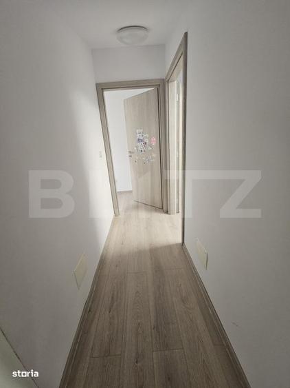 Apartament cu 3 camere semidecomandat în Valea Adâncă
