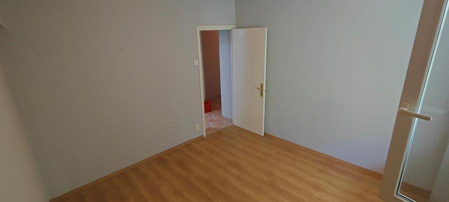 Apartament cu 3 camere decomandat în Tineretului