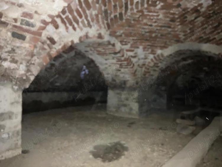 Casă cu 4 camere în Bănia