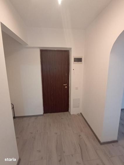 Apartament cu 2 camere semidecomandat în Gorjului