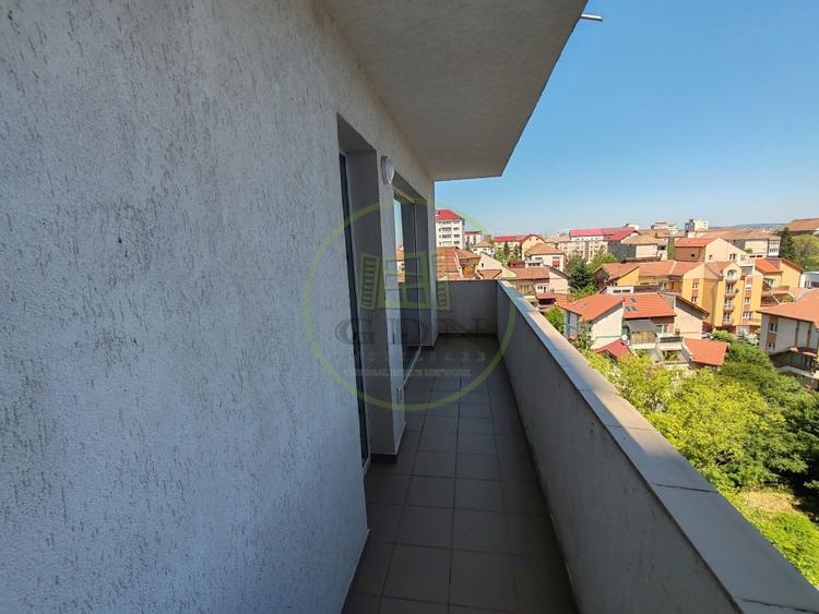 Apartament cu 3 camere decomandat, mobilat în Hipodrom 3