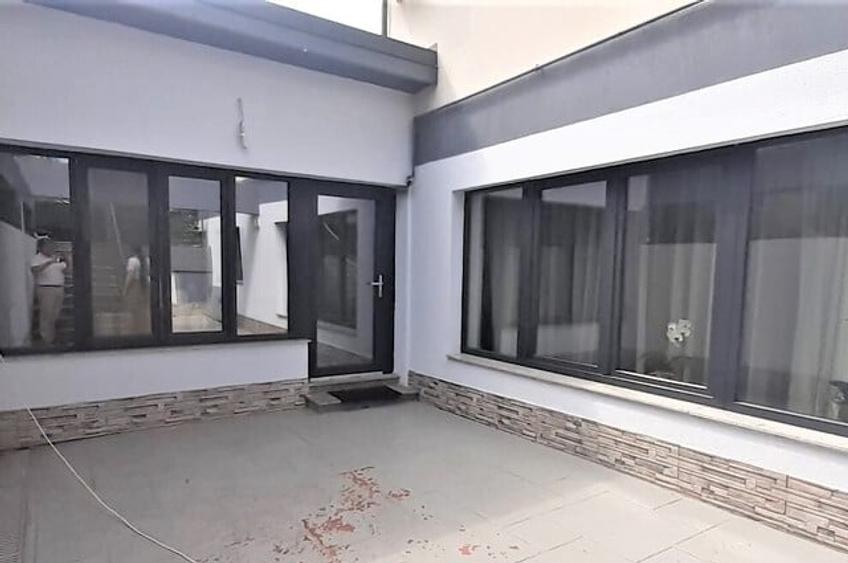Apartament cu 3 camere semidecomandat în Bucureștii Noi