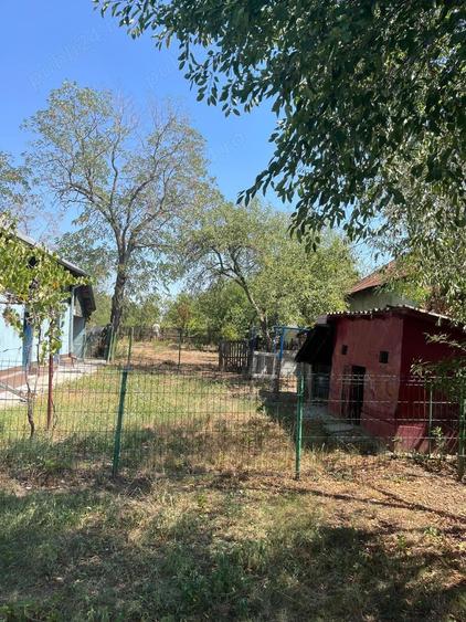 Casă cu 4 camere cu Teren 2800 Mp în Mozăceni