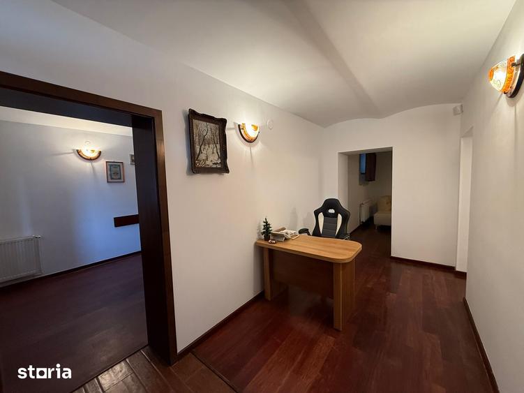 Spațiu comercial, de 90 mp, în Central
