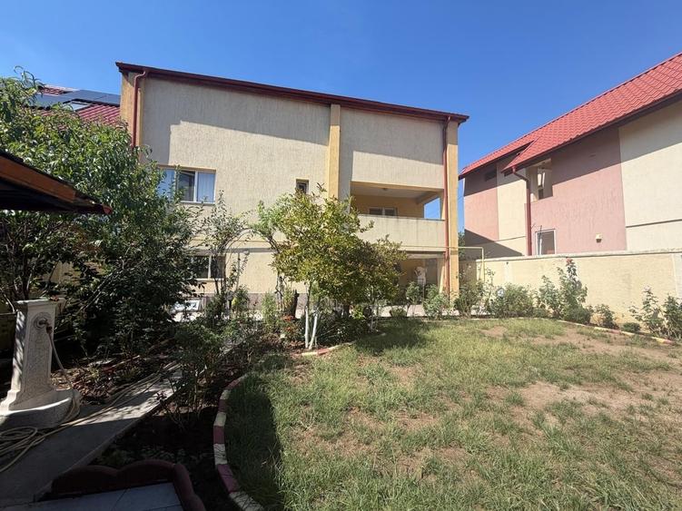 Casă cu 6 camere cu Teren 400 Mp în Fundeni