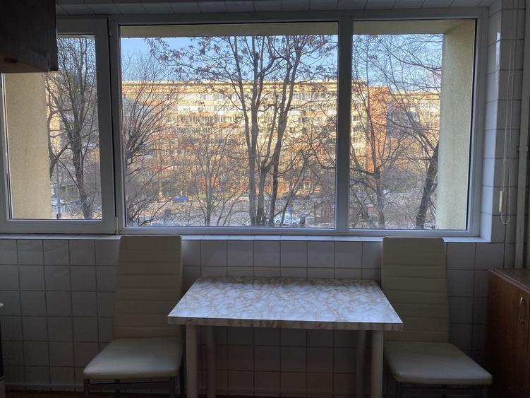 Apartament cu 2 camere semidecomandat în Iancului