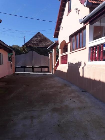 Casă cu 2 camere în Central