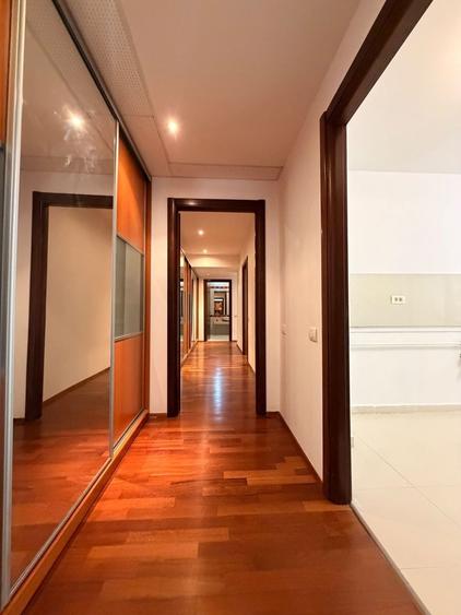 Apartament cu 3 camere în Șoseaua Nordului