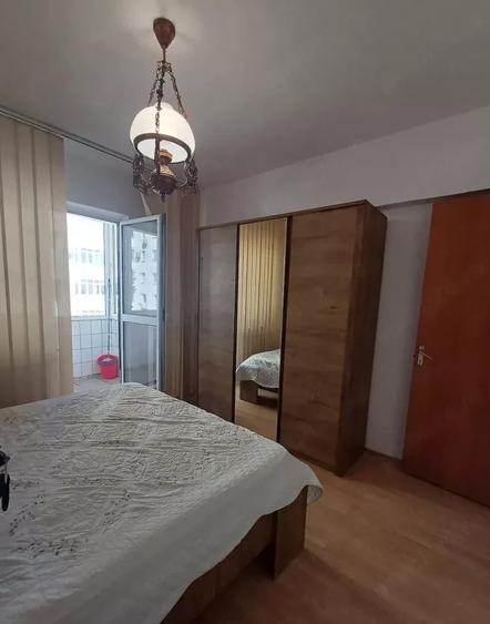 Apartament cu 3 camere decomandat, mobilat în Pantelimon