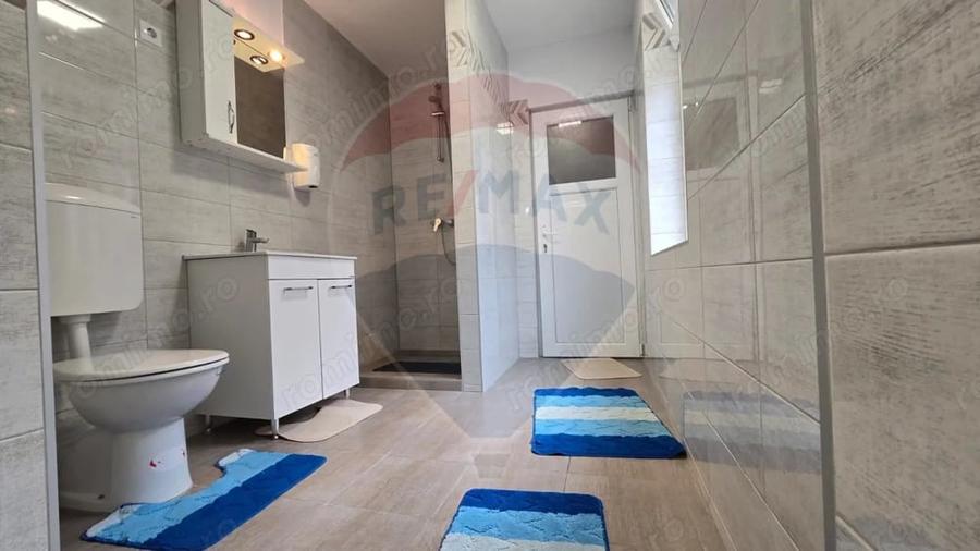Casă cu 3 camere cu Teren 250 Mp în Central