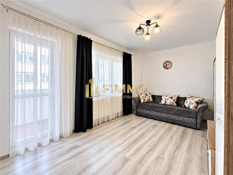 Apartament cu 3 camere decomandat, mobilat în Est