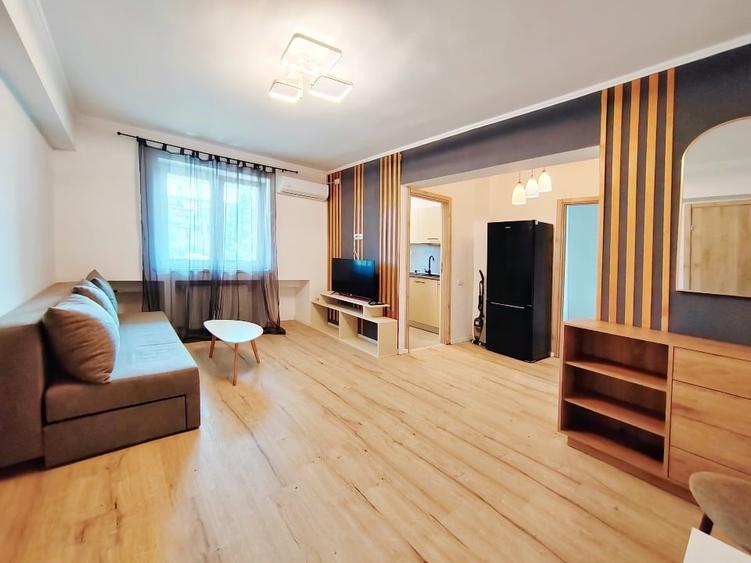 Apartament cu 3 camere semidecomandat în Domenii