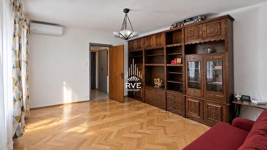 Apartament cu 3 camere în Lujerului