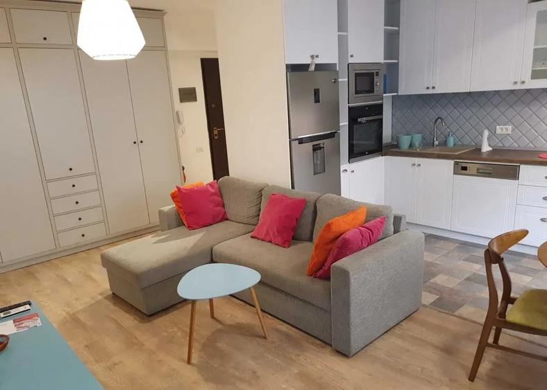 Apartament cu 2 camere semidecomandat, mobilat în Dămăroaia