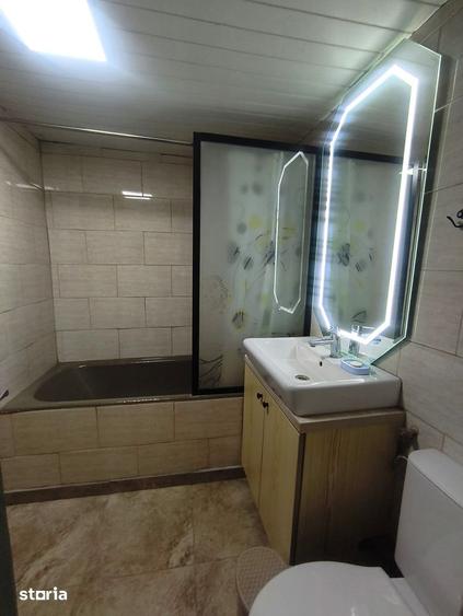 Casă cu 3 camere semidecomandat cu Canalizare în Călugăreni