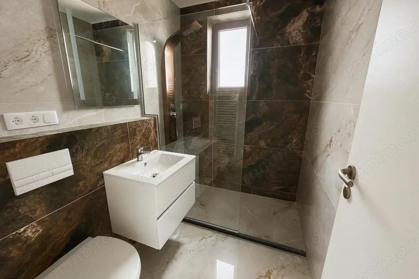 Apartament cu 3 camere decomandat, mobilat în Central