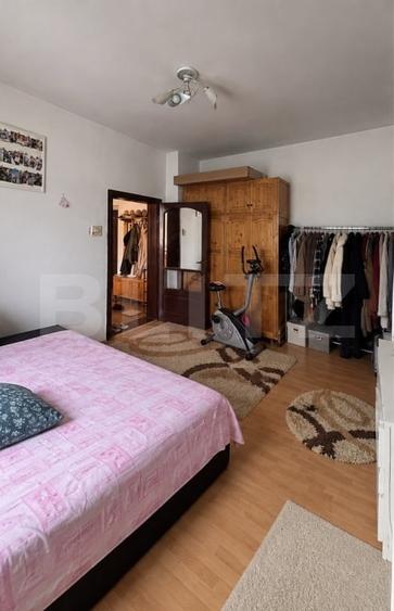 Apartament cu 3 camere decomandat, mobilat în Vest