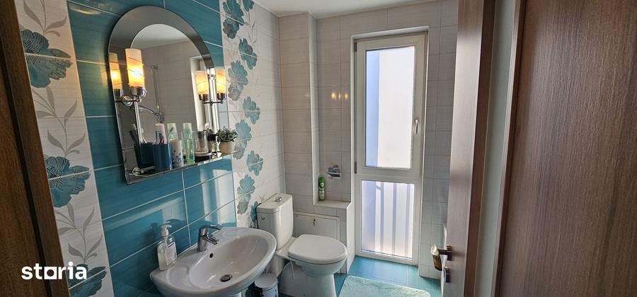Apartament cu 3 camere semidecomandat în Central