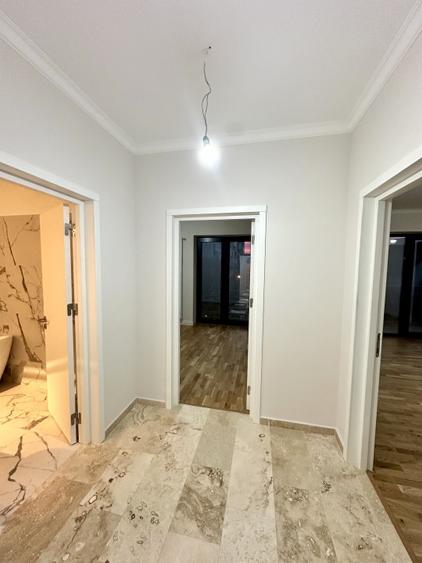 Apartament cu 3 camere semidecomandat în Barbu Văcărescu
