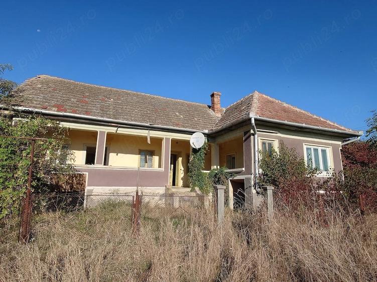Casă cu 3 camere cu Teren 2850 Mp în Gârbova