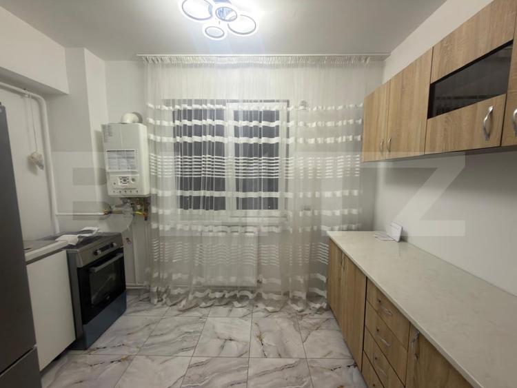 Apartament cu 2 camere semidecomandat, mobilat în Cornitoiu