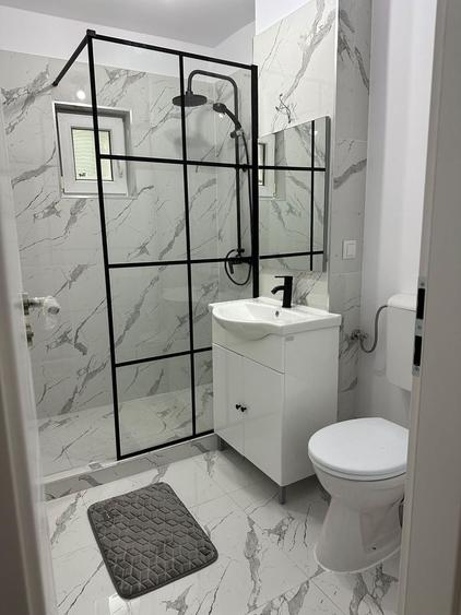 Apartament cu 3 camere semidecomandat în Grigorescu