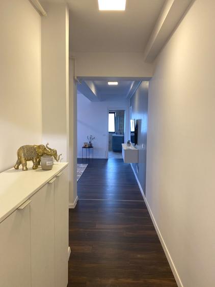 Apartament cu 3 camere semidecomandat, mobilat în Dămăroaia