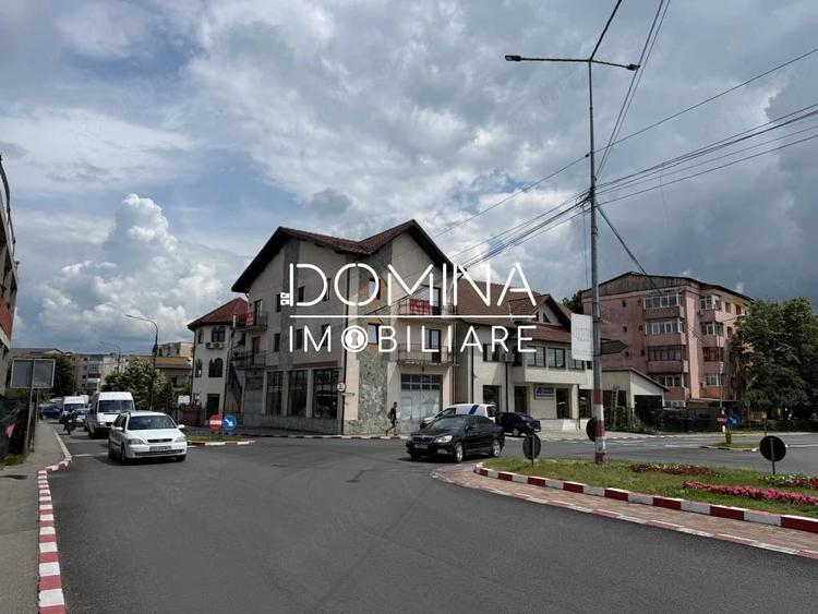 Spațiu comercial, de 300 mp, în Central