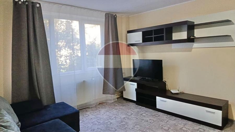 Apartament cu 2 camere semidecomandat în Decebal