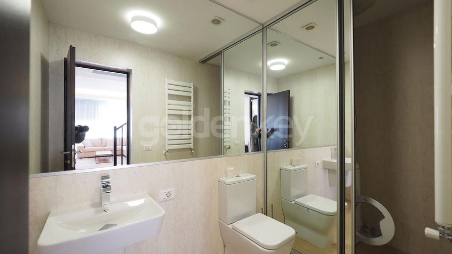 Penthouse cu 5 camere decomandat, mobilat în Aviației