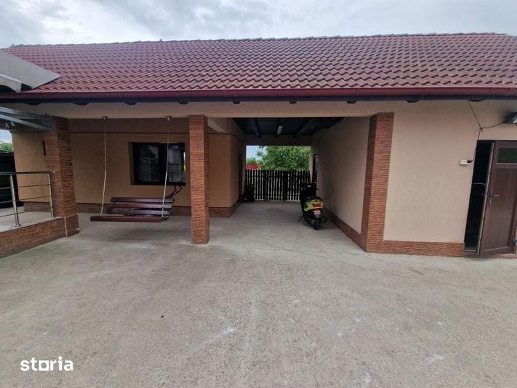 Casă cu 5 camere cu Teren 2543 Mp în Vest