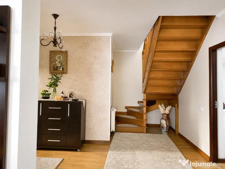 Casă cu 5 camere cu Teren 600 Mp în Central