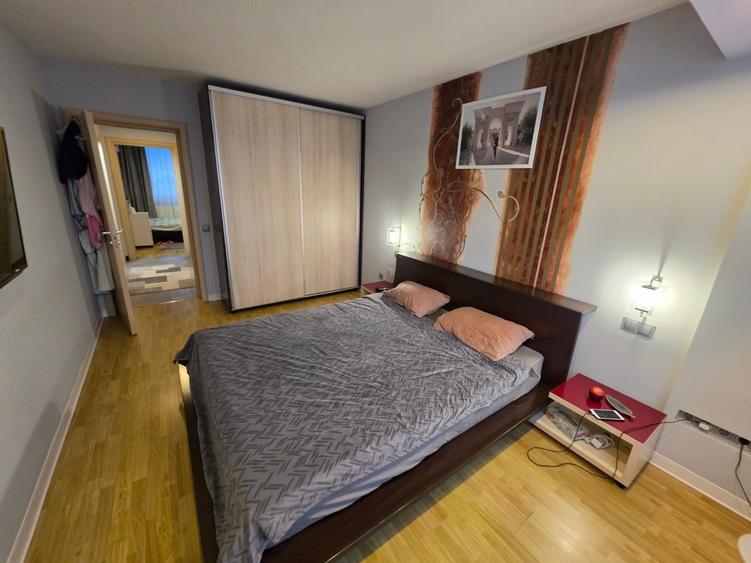 Apartament cu 3 camere semidecomandat în Ștefan cel Mare