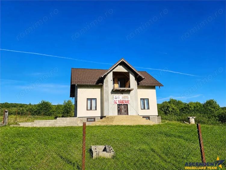 Casă cu Teren 1532 Mp în Șinca
