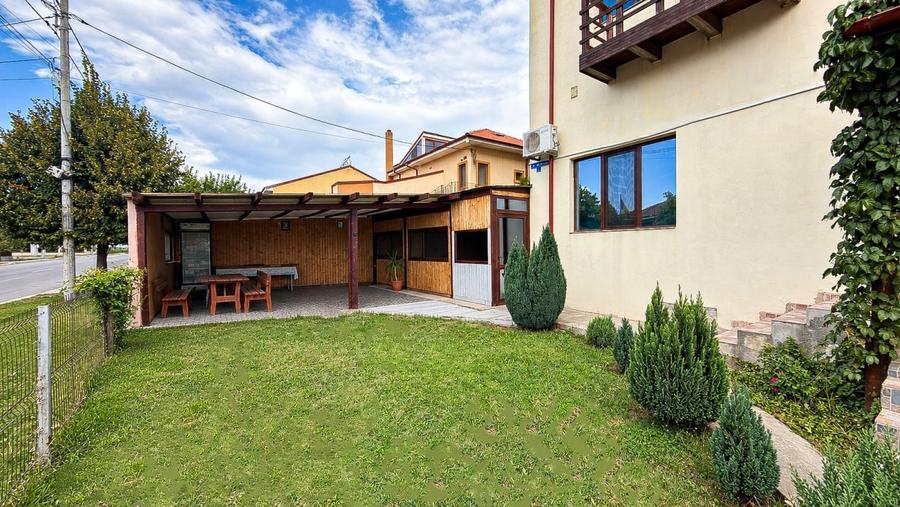 Casă individuală cu 22 camere cu Canalizare în Eforie Nord