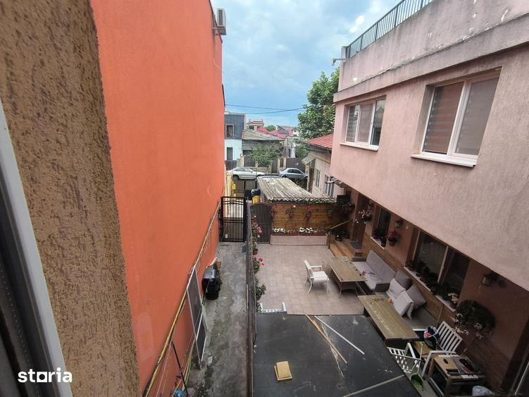 Casă cu 6 camere cu Teren 108 Mp în Tomis I