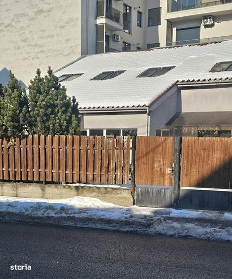 Casă cu 4 camere cu Teren 170 Mp în Central