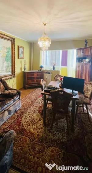 Apartament cu 3 camere decomandat în UTA