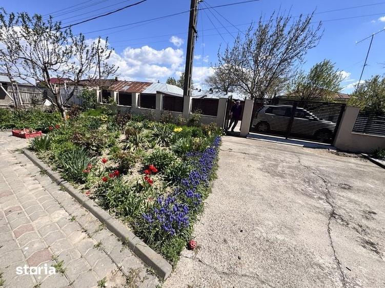 Casă cu 4 camere cu Teren 2000 Mp în Răstoaca