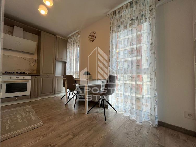 Apartament cu 2 camere semidecomandat, mobilat în Soarelui