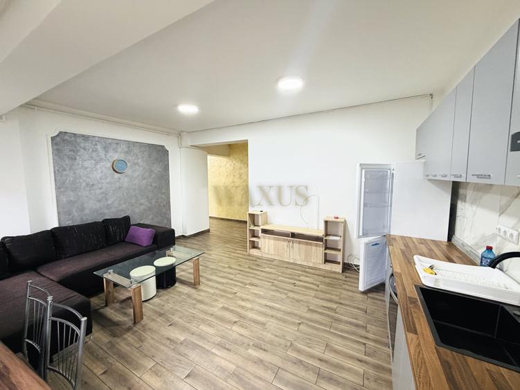 Apartament cu 2 camere semidecomandat, mobilat în Florești