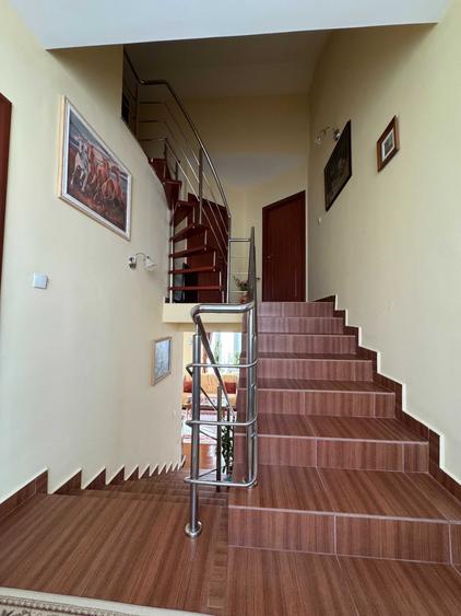 Casă cu 4 camere în Sântandrei
