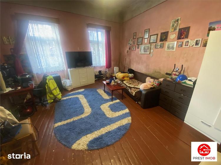 Casă cu 3 camere cu Teren 242 Mp în Central