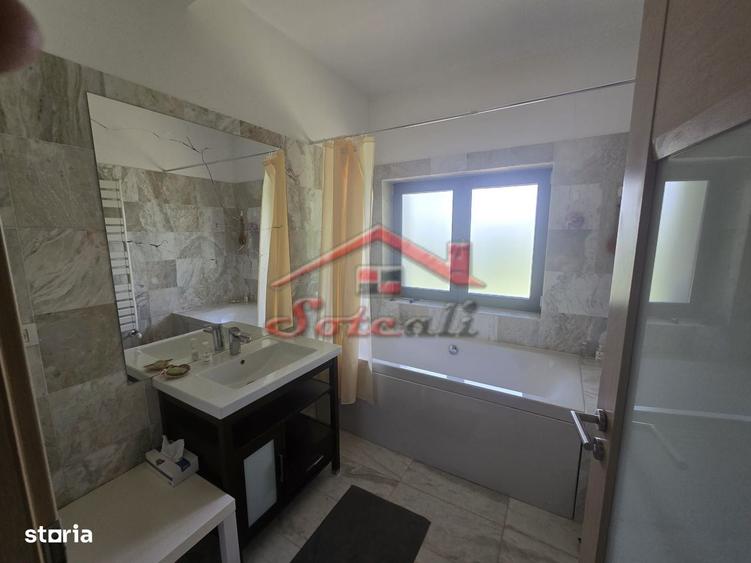 Casă cu 4 camere cu Teren 3300 Mp în Cornu